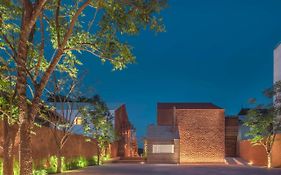 บ้านป้อมเพชร